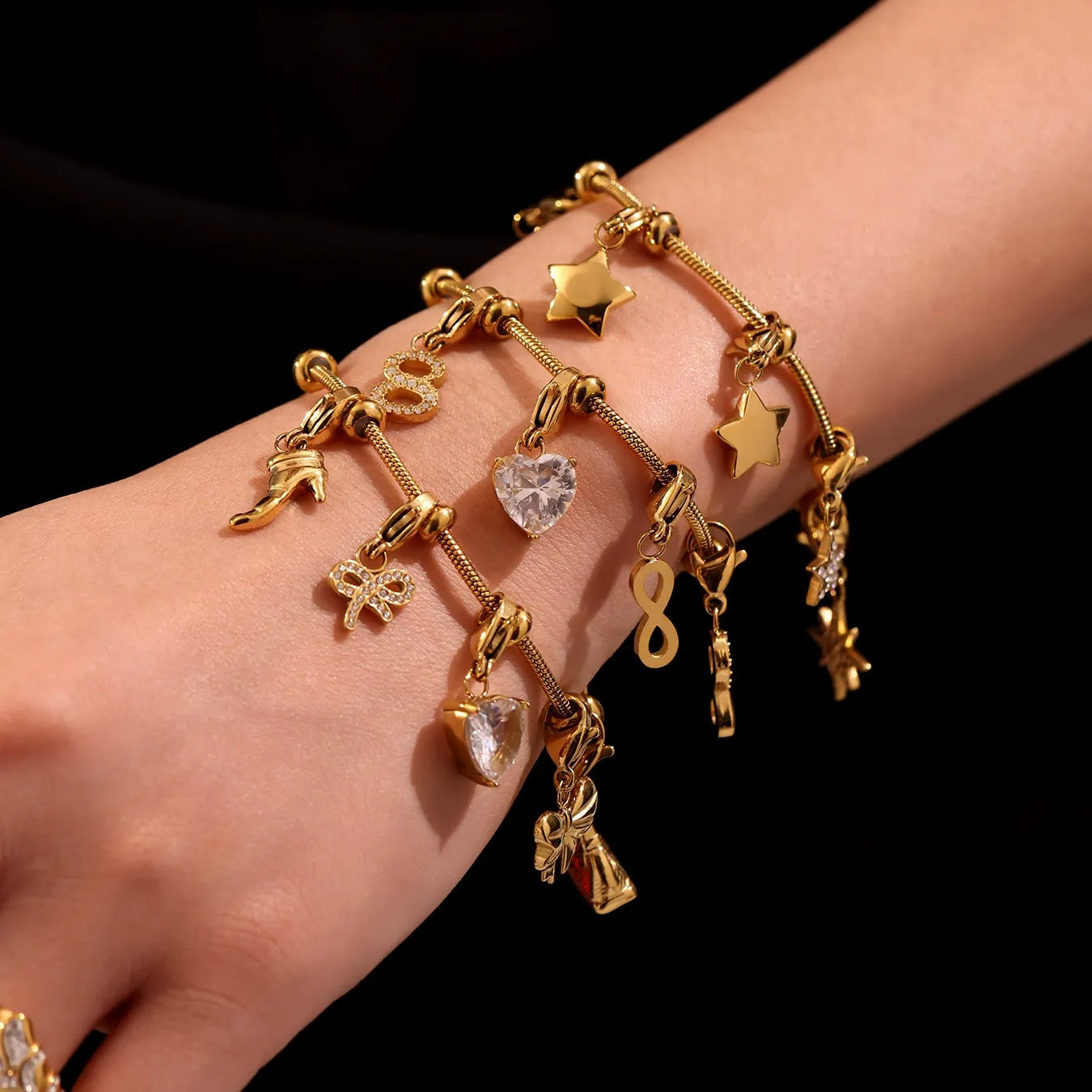 Figure-Eight Heart Zircon Pendant Bracelet | 18K Gold