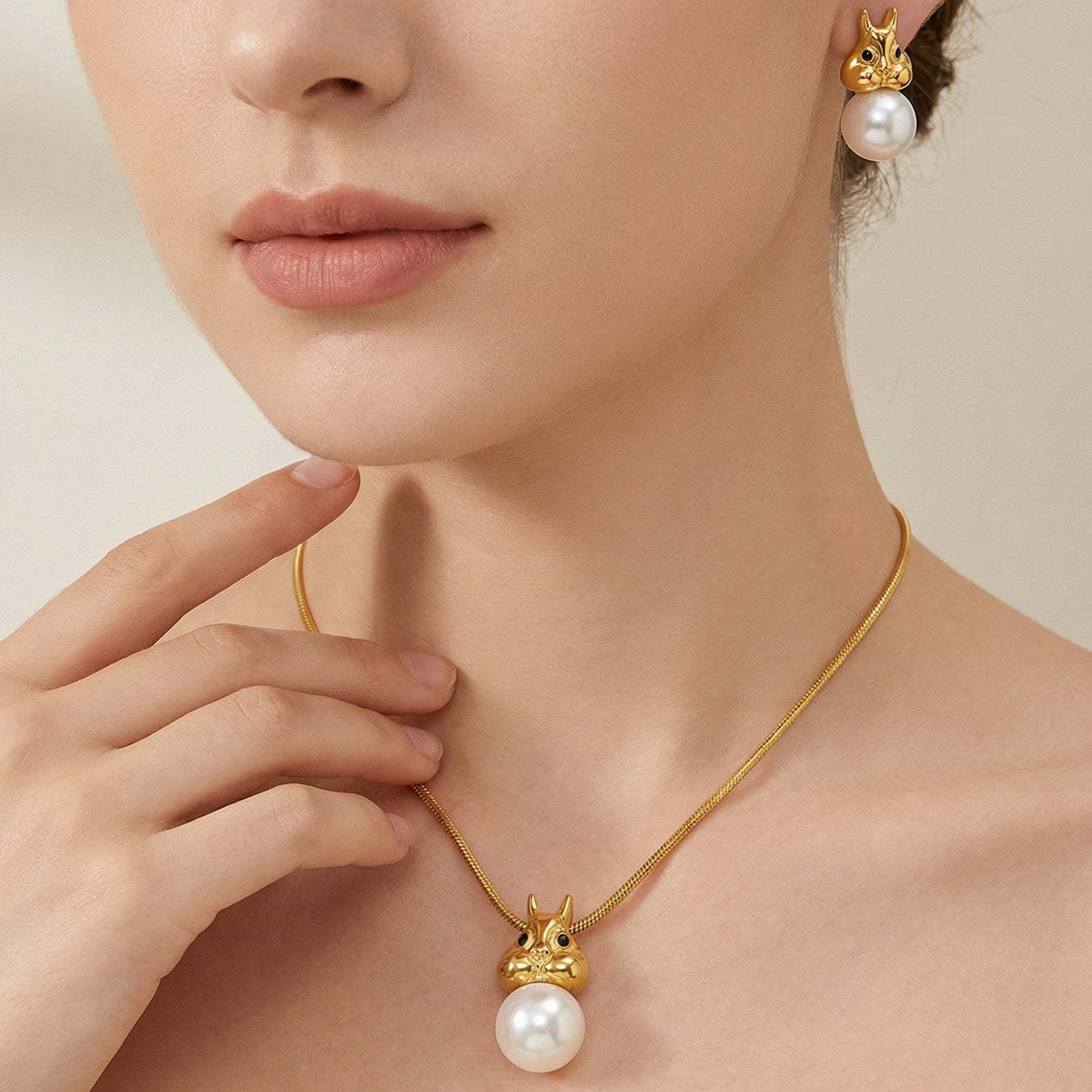 Squirrel Faux Pearl Earrings & Necklace Set