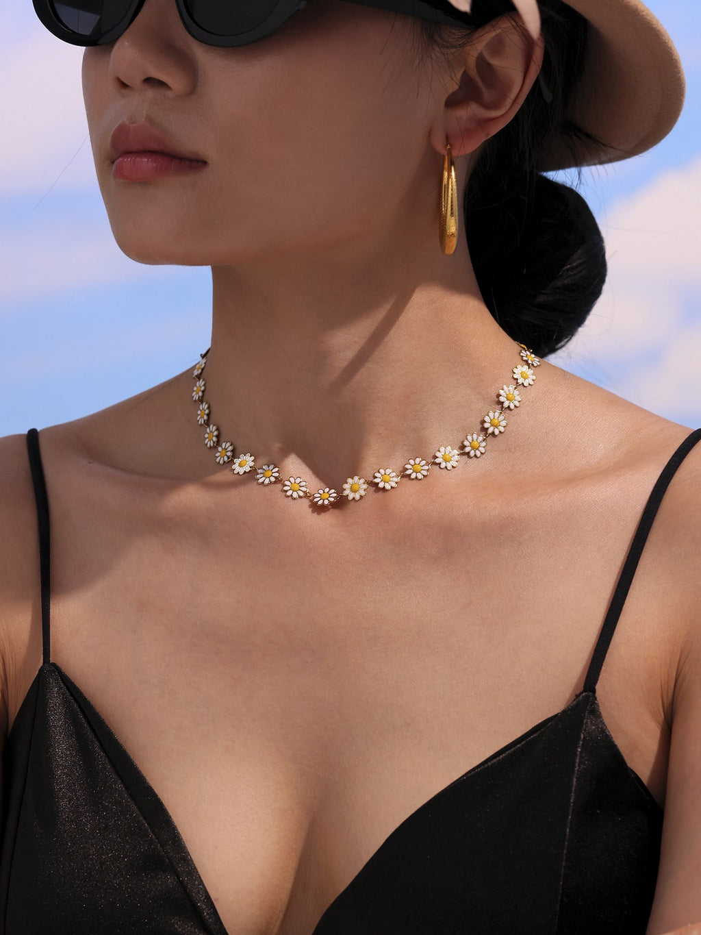 Daisy Flower 18K Gold Chain Jewelry Collection