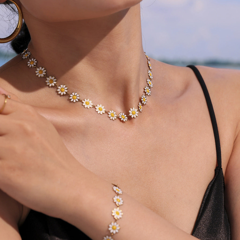 Daisy Flower 18K Gold Chain Jewelry Collection